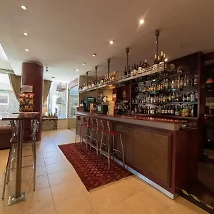 https://cubil.andorra-la-vella-hotels.net